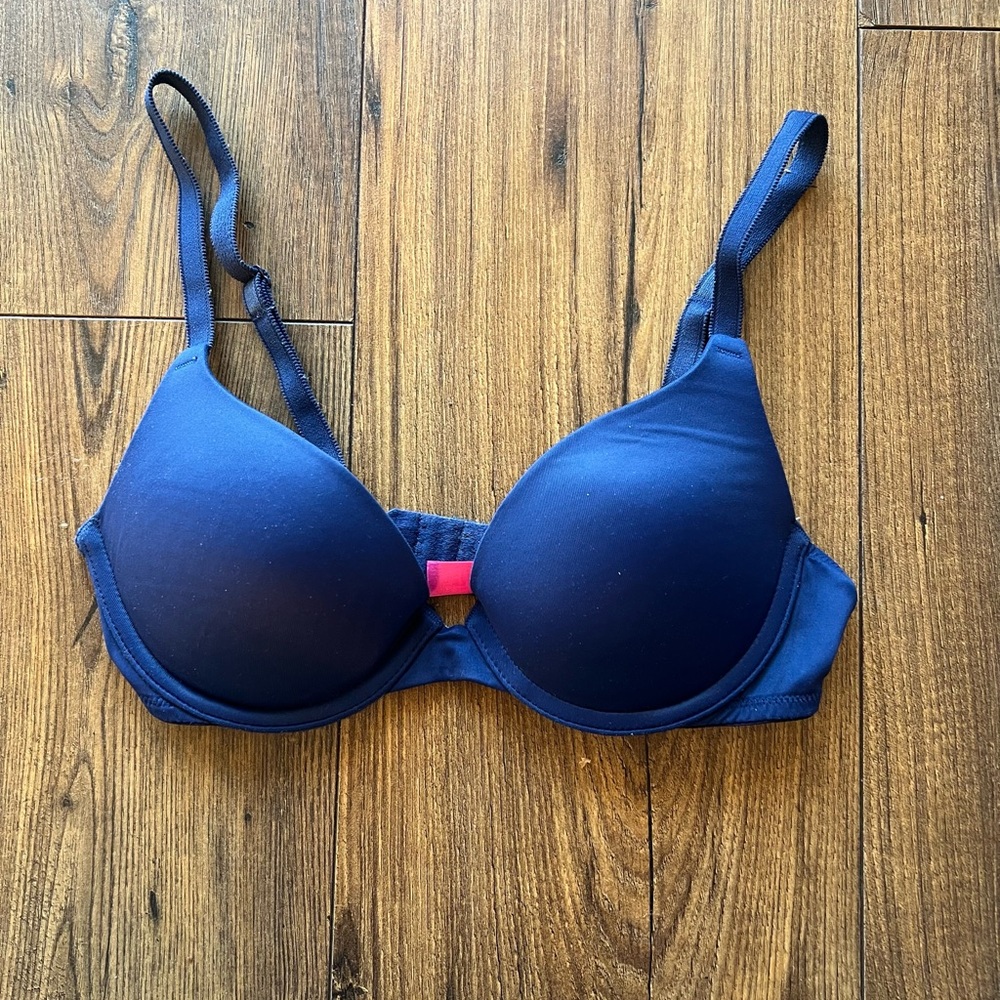 ✨Victoria’s Secret PINK Bra Size 32B